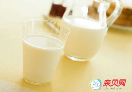 盘点喝牛奶的六大误区 脂肪越低越好?,盘点酸奶饮用9大误区