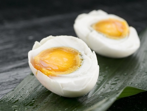 咸鸭蛋的营养价值 滋阴强身防贫血,咸鸭蛋的营养价值