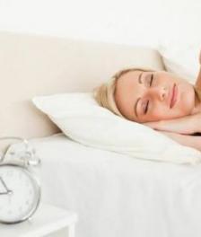 女人经常熬夜的坏处有哪些? 女人经常熬夜睡眠不足